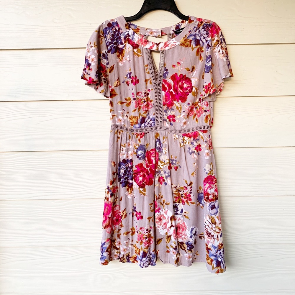 NWT BLUE PEPPER FLORAL DRESS SZ M